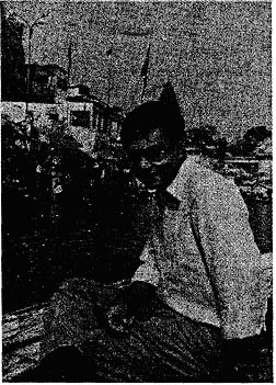Amit Chaudhuri in Benaras (1997).