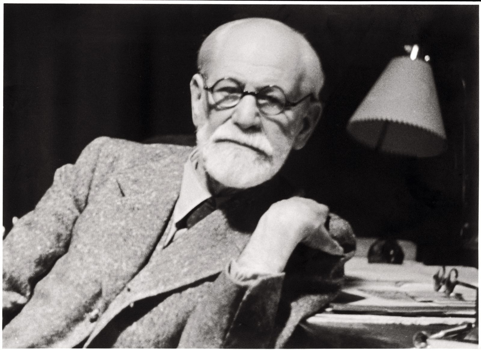An old black and white photo of Sigmund Freud