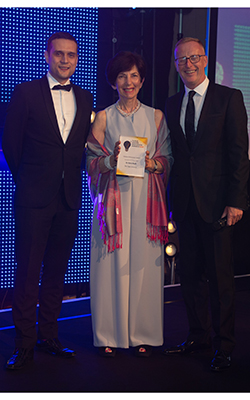 Dr Ilona Roth pictured (centre) with her award