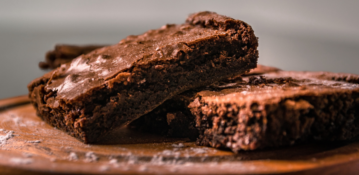 Photo of a plate of brownies