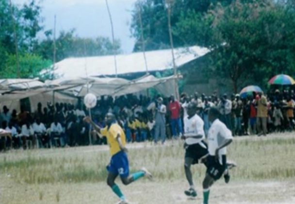 A match of reconciliation between the Tutsi and the Hutu, in December 2003, in Bubanza. Source: National Olympic Committee of Burundi.