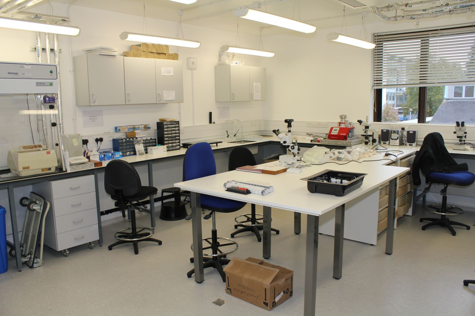 Sample preparation laboratory